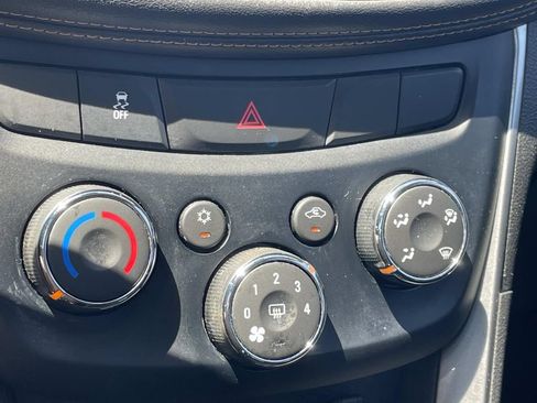Used 2019 Chevrolet Trax LS FWD image 19