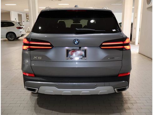 Used 2026 BMW X5 xDrive50e w/ Premium Package AWD/4WD image 7