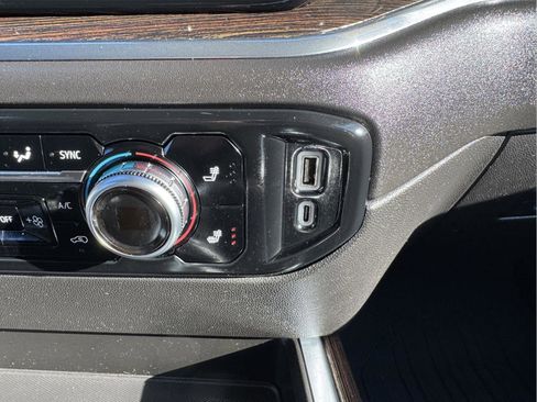 Used 2024 GMC Sierra 1500 Elevation image 25