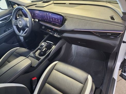 Certified 2025 Buick Envision Sport Touring image 18