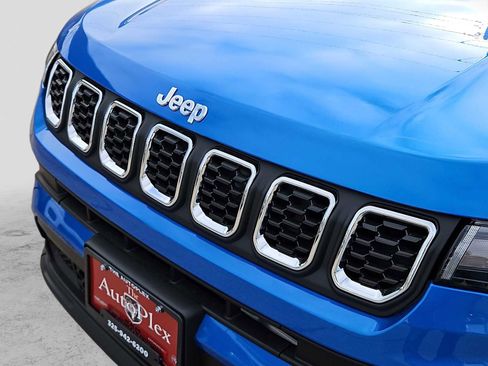 New 2026 Jeep Compass Latitude image 13