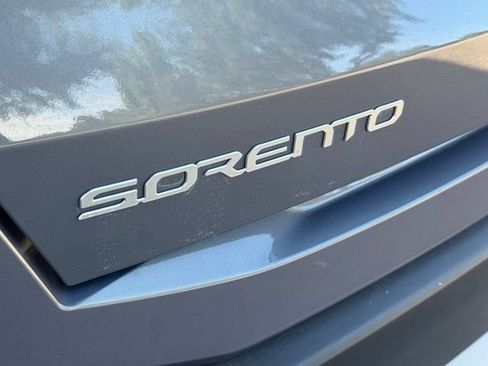 Certified 2025 Kia Sorento LX FWD image 3