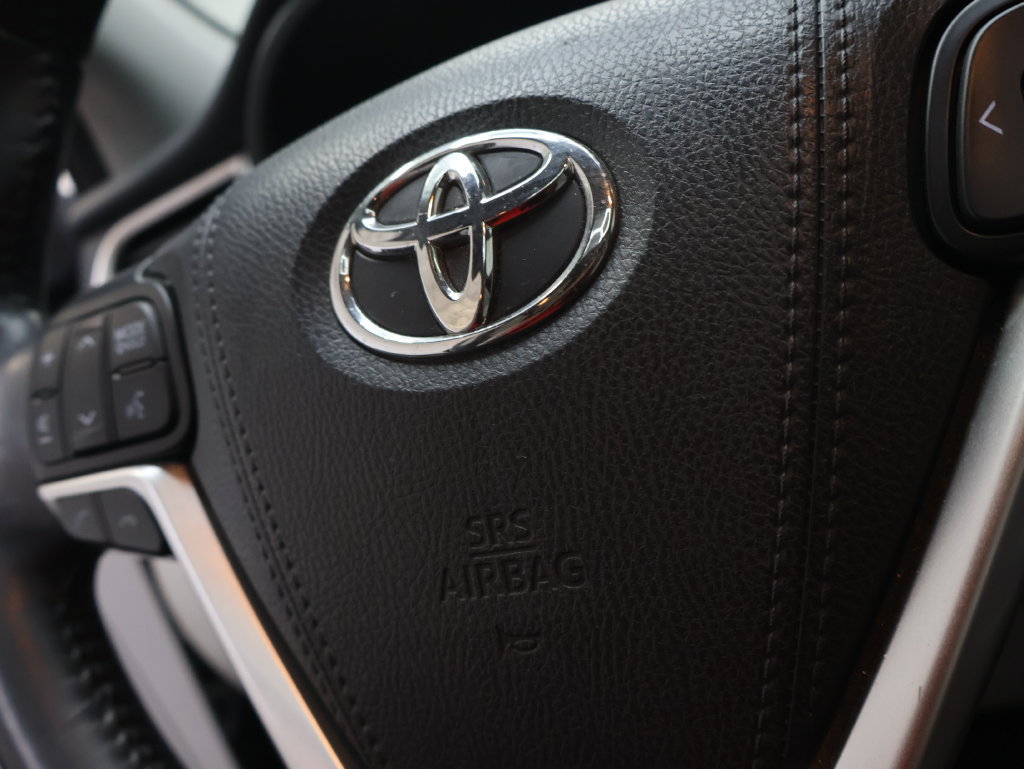 Used 2018 Toyota Highlander Limited w/ Carpet Mat Package (TMS) AWD/4WD image 21