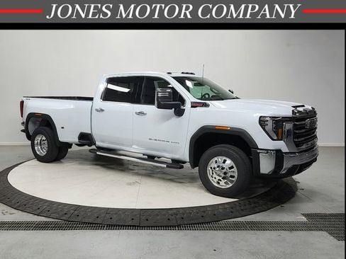 New 2026 GMC Sierra 3500 SLT w/ SLT Convenience Package AWD/4WD image 1
