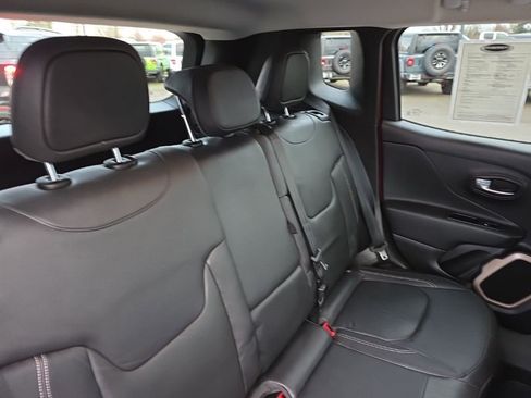 Used 2016 Jeep Renegade Limited image 12