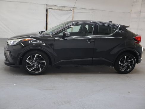 Used 2022 Toyota C-HR Limited FWD image 4