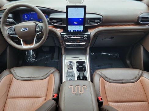 Used 2023 Ford Explorer King Ranch w/ Technology Package image 17