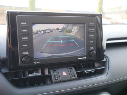 Used 2022 Toyota RAV4 XLE Premium image 24