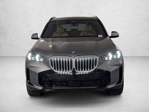 Used 2026 BMW X5 xDrive50e w/ M Sport Package AWD/4WD image 5