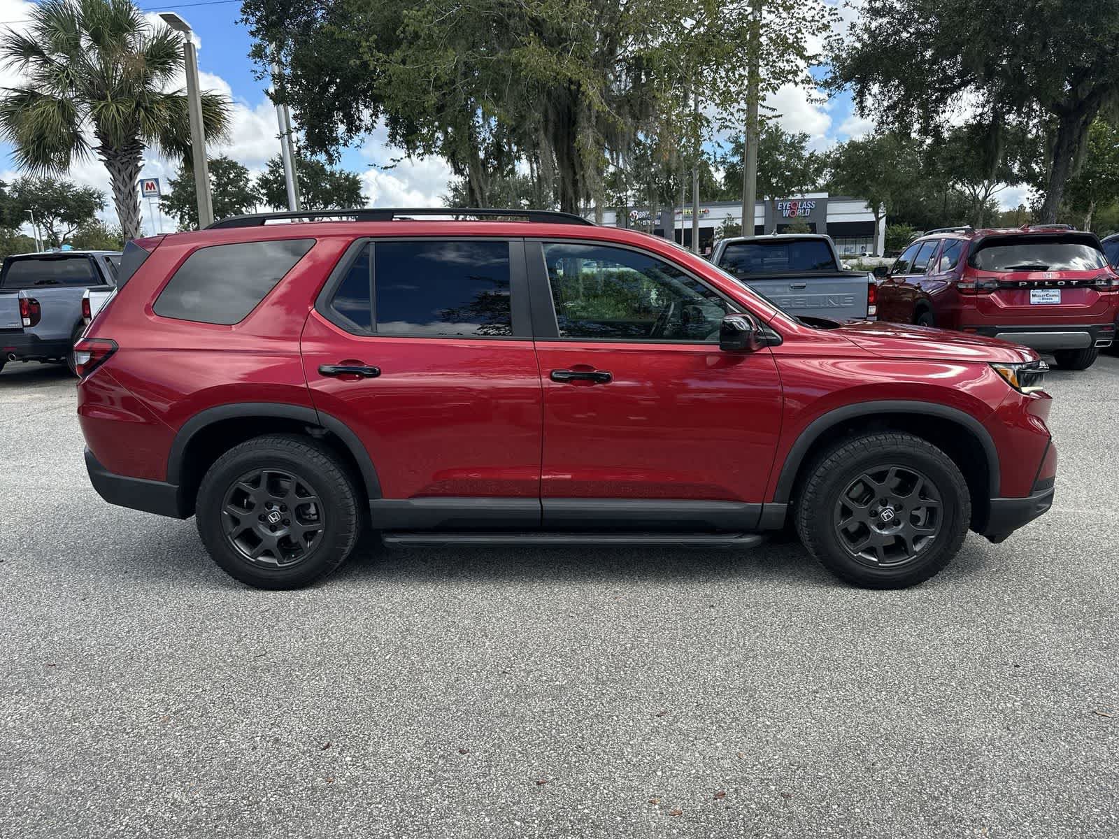 Used 2023 Honda Pilot TrailSport image 7