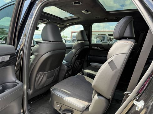 Used 2024 Hyundai Palisade Calligraphy AWD/4WD image 16