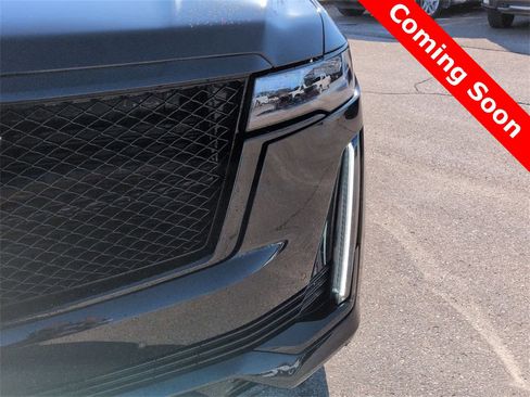 Used 2024 Cadillac Escalade ESV Sport Platinum w/ LPO, ONYX Package image 10
