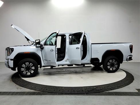 New 2026 GMC Sierra 2500 Denali w/ Denali Reserve Package image 12
