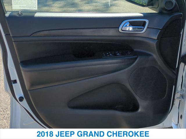 Used 2018 Jeep Grand Cherokee Altitude RWD image 12