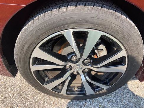 Used 2017 Nissan Maxima Platinum FWD image 13