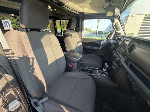 Used 2022 Jeep Wrangler Unlimited Sport AWD/4WD image 24