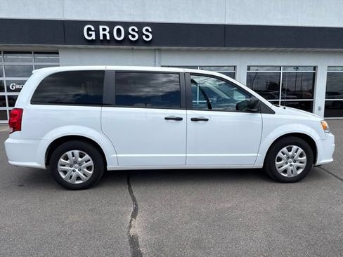 Used 2020 Dodge Grand Caravan SE FWD image 10