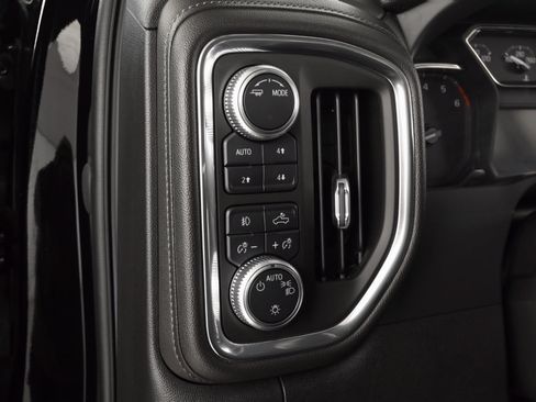 Used 2020 GMC Sierra 2500 SLE w/ SLE Value Package; image 33