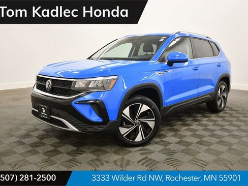 Used 2023 Volkswagen Taos SE AWD/4WD image 1