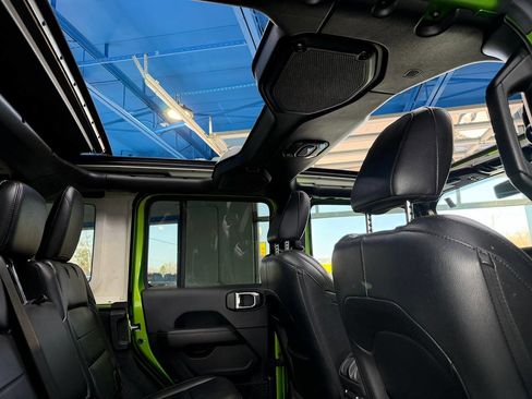 Used 2019 Jeep Wrangler Unlimited Sahara image 24