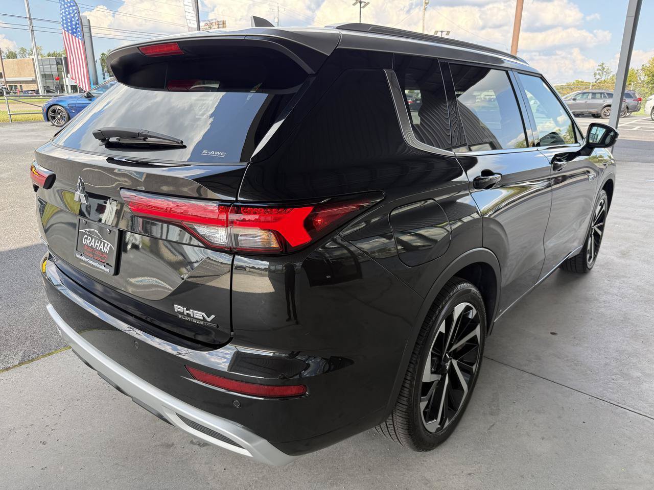 Used 2025 Mitsubishi Outlander SEL AWD/4WD image 4