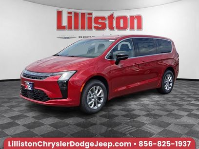 New 2027 Chrysler Pacifica Select w/ Family Tech Group