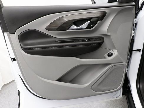 Used 2023 GMC Terrain SLE w/ Driver Convenience Package image 22