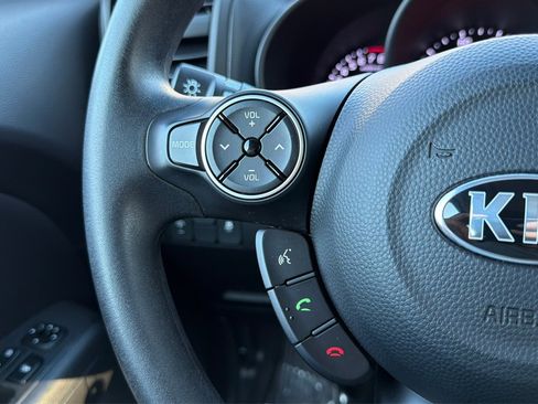 Used 2019 Kia Soul FWD image 32