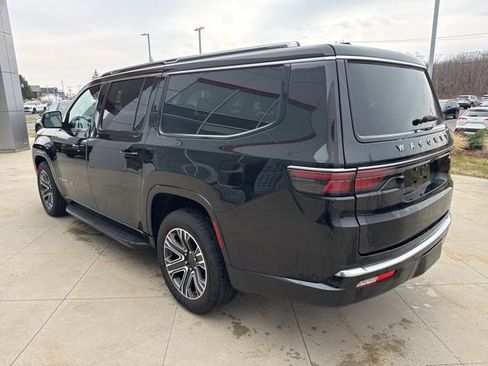 Used 2024 Jeep Wagoneer L Series II w/ Flexible Seating Group image 5