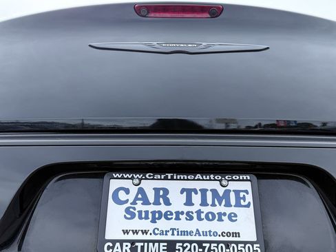 Used 2022 Chrysler 300 Touring w/ Sport Appearance Package image 11