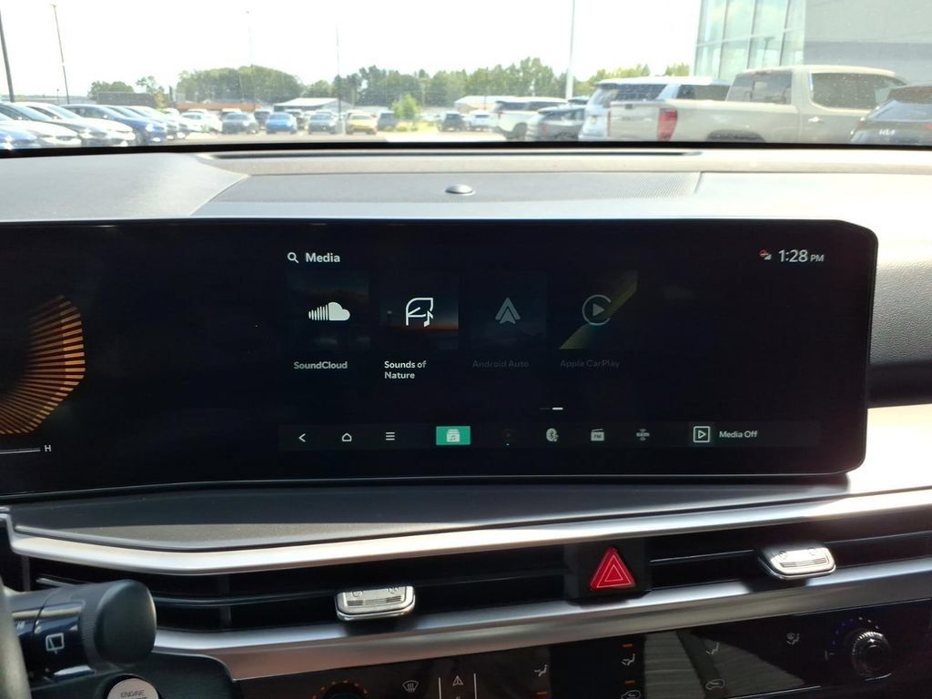 Certified 2026 Kia Sorento LX FWD image 18
