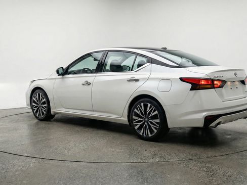 Used 2025 Nissan Altima 2.5 SV image 6