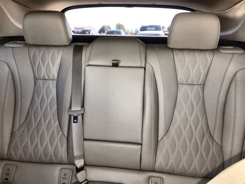 Used 2023 Buick Envision Avenir image 23