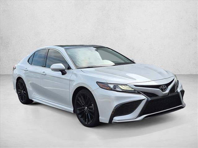 Used 2021 Toyota Camry XSE FWD image 3