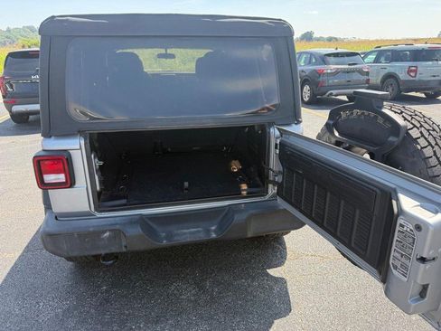Used 2018 Jeep Wrangler Unlimited Sport S AWD/4WD image 11