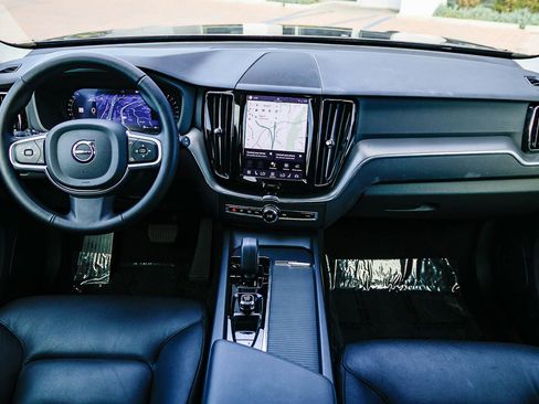 Used 2025 Volvo XC60 B5 Core image 14