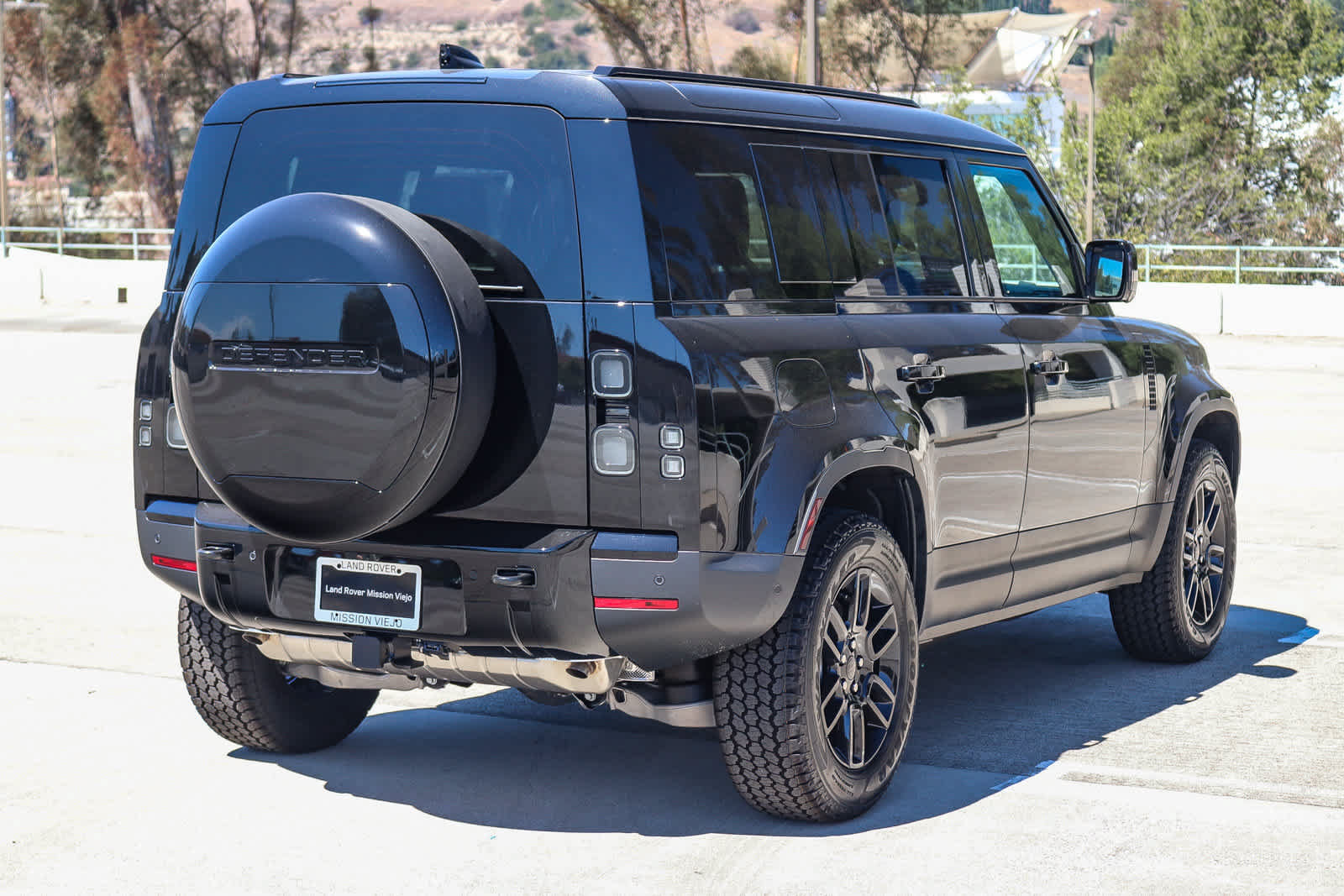 New 2026 Land Rover Defender 110 S AWD/4WD image 3
