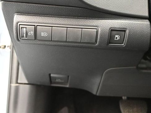 Used 2024 Toyota Corolla XLE image 39