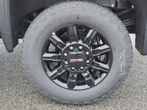 New 2026 GMC Sierra 2500 AT4 w/ AT4 Premium Plus Package image 7
