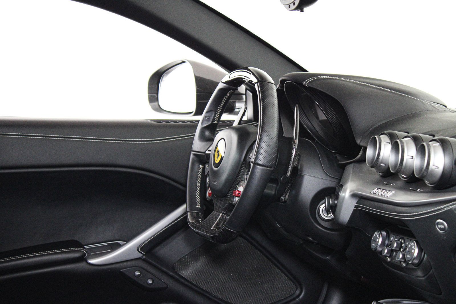 Used 2015 Ferrari F12 Berlinetta RWD image 31