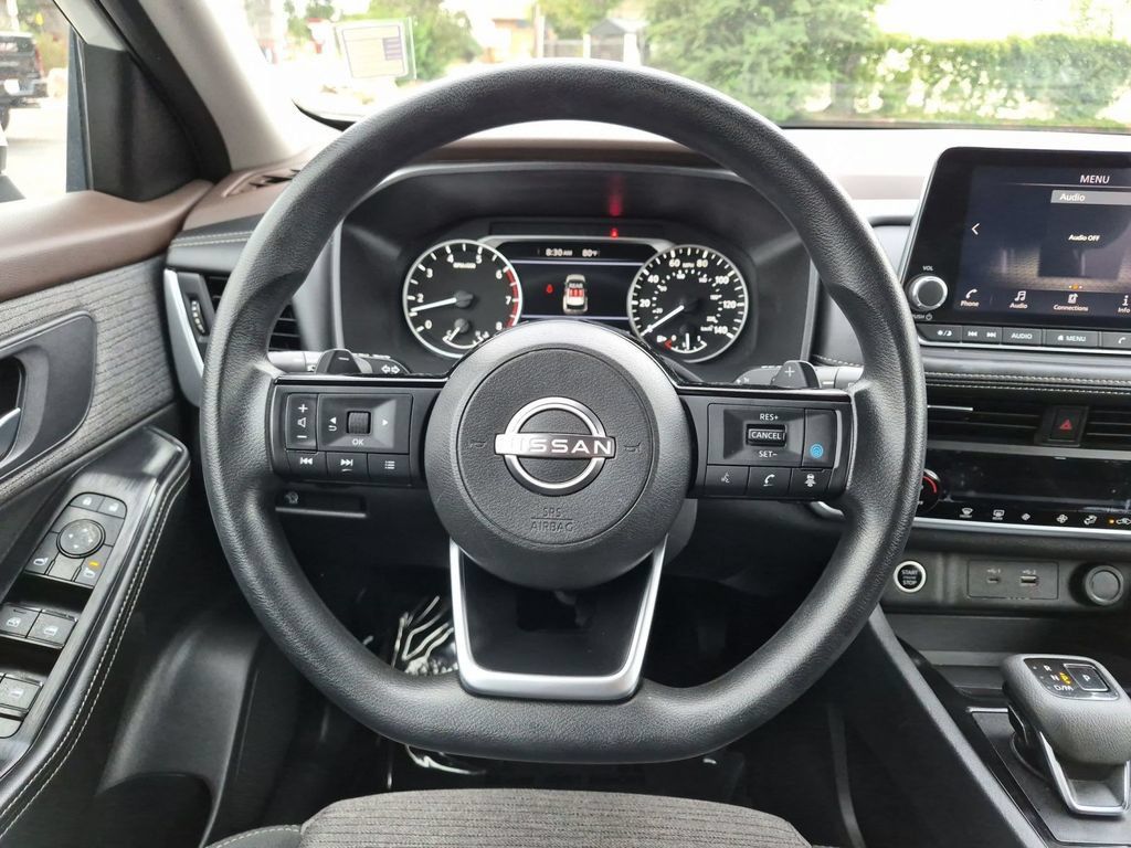 Used 2023 Nissan Rogue SV AWD/4WD image 17