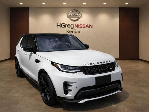 Used 2021 Land Rover Discovery S R-Dynamic AWD/4WD image 3
