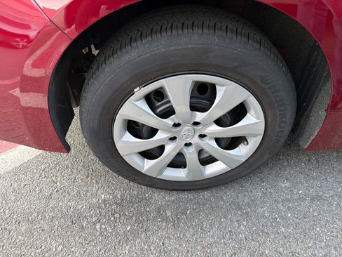 Used 2024 Toyota Corolla LE image 4