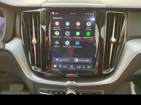 Certified 2023 Volvo XC60 B5 Core w/ Climate Package AWD/4WD image 5