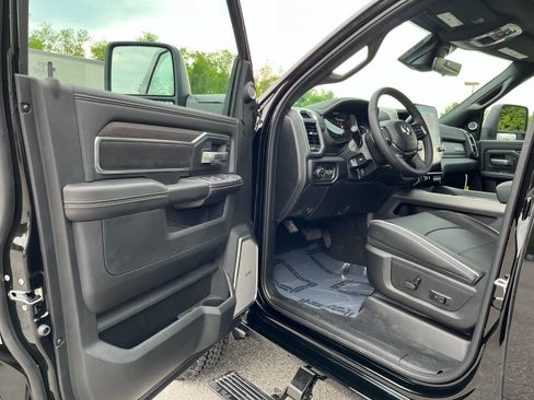 New 2026 RAM 3500 Laramie AWD/4WD image 9