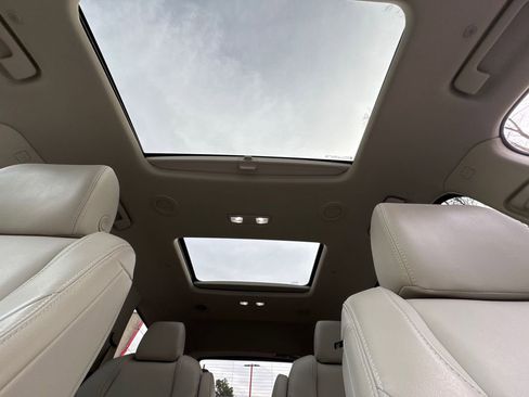 Used 2022 Buick Enclave Premium w/ Experience Buick Package image 44