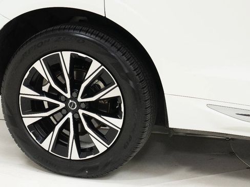 Used 2023 Volvo XC60 B5 Plus AWD/4WD image 62
