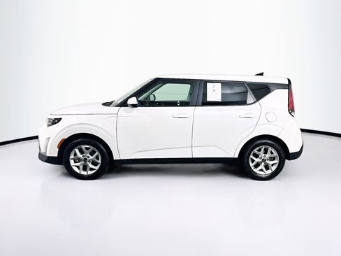 Used 2025 Kia Soul LX w/ LX Technology Package image 4
