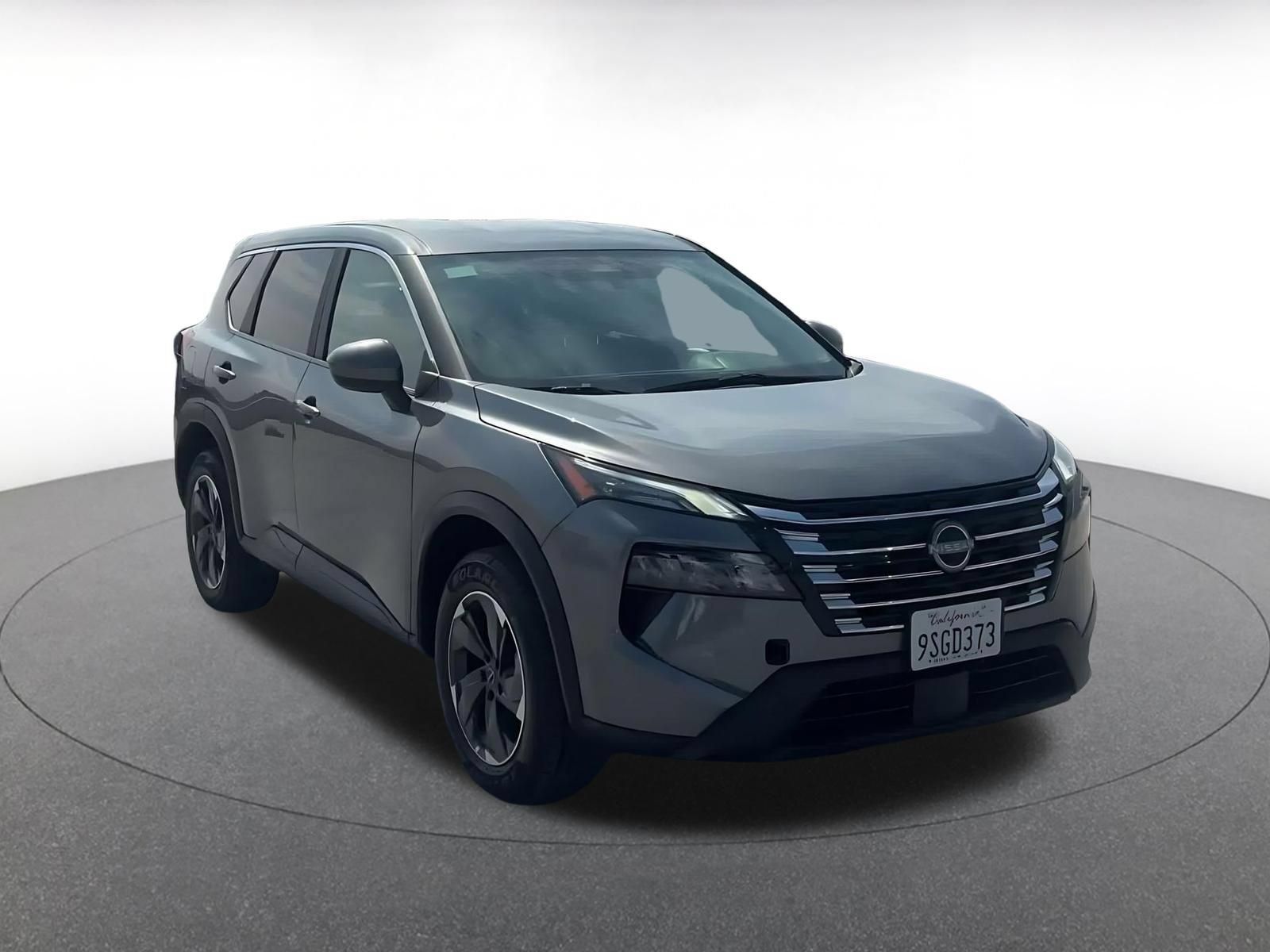 Used 2025 Nissan Rogue SV FWD image 3