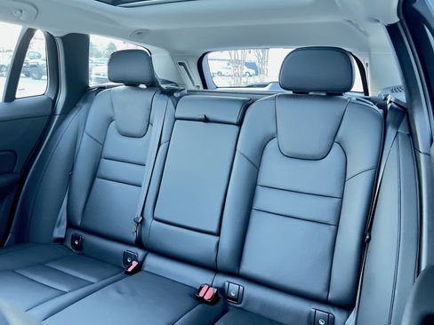 Certified 2024 Volvo V60 B5 Cross Country Plus image 24